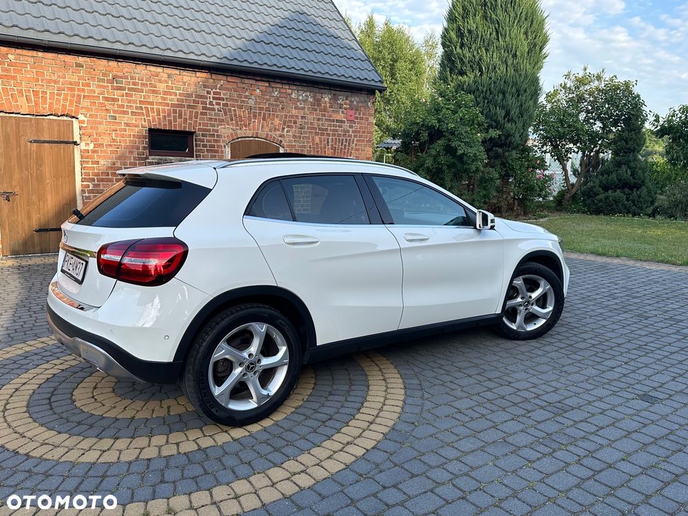 Mercedes-Benz GLA - 18