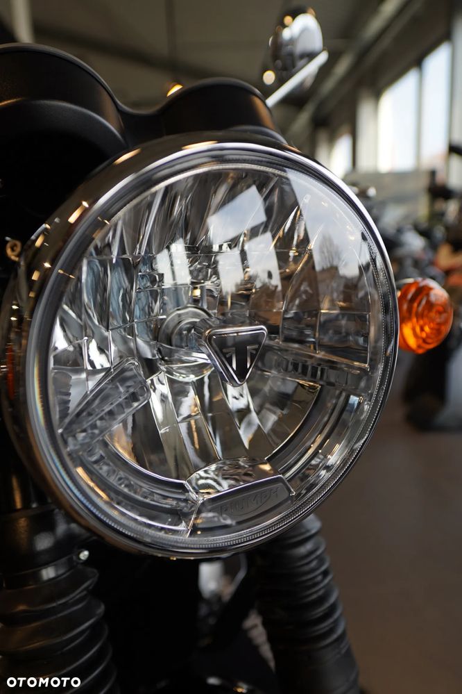 Triumph Bonneville - 10