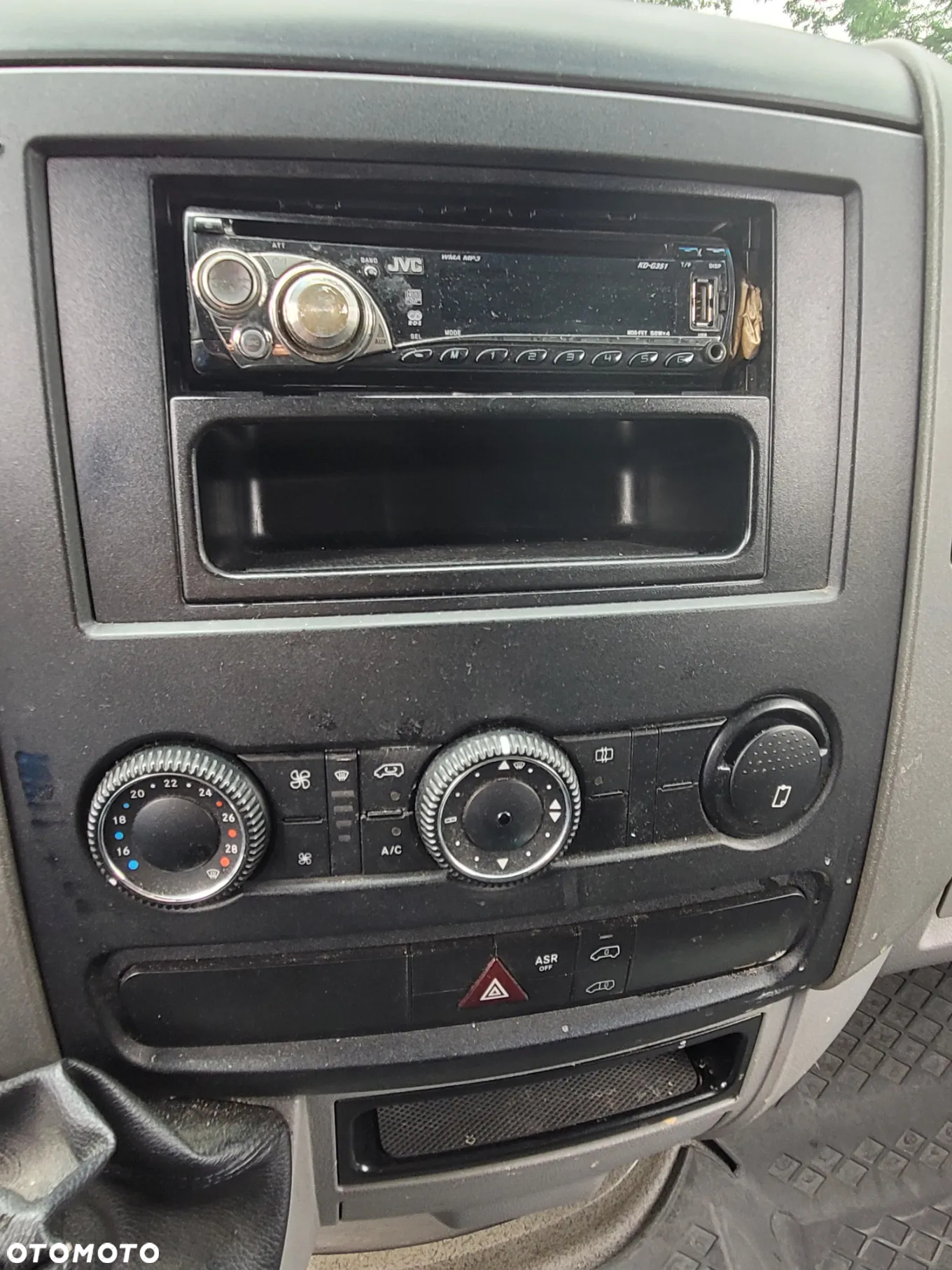 Mercedes-Benz Sprinter 319 - 7