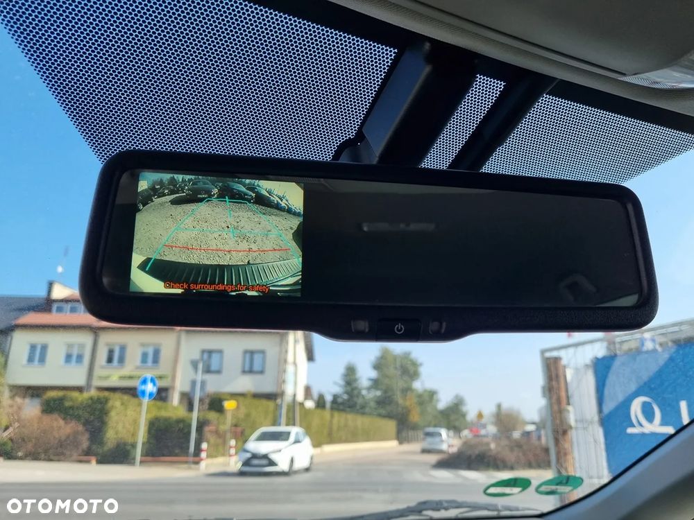 Toyota Auris 1.8 HSD Luna - 12