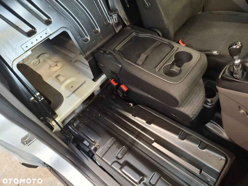 Ford Transit Connect Van Euro 6 2018r Furgon 3 Miejsca - 25