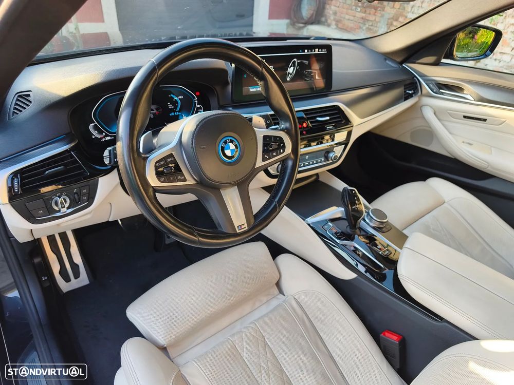 BMW 530 e Pack Desportivo M - 18
