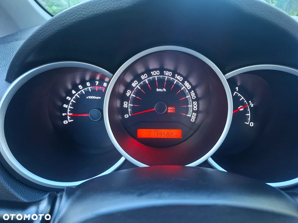 Kia Venga 1.6 L - 23