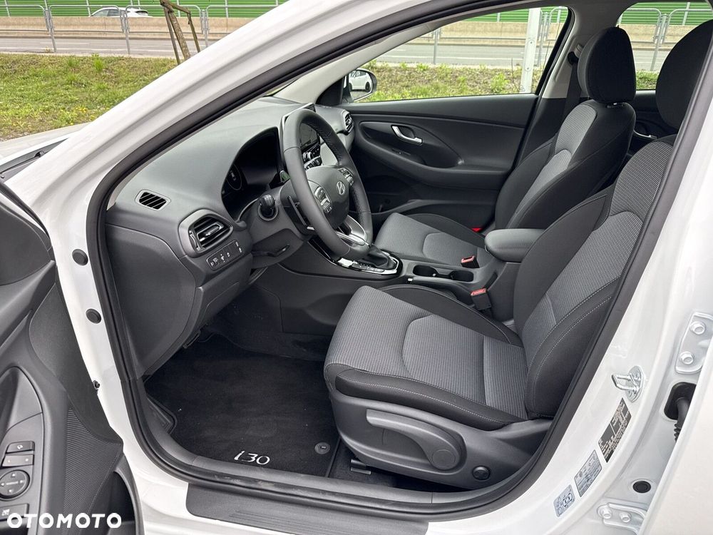 Hyundai i30 1.6 T-GDI Modern DCT - 11