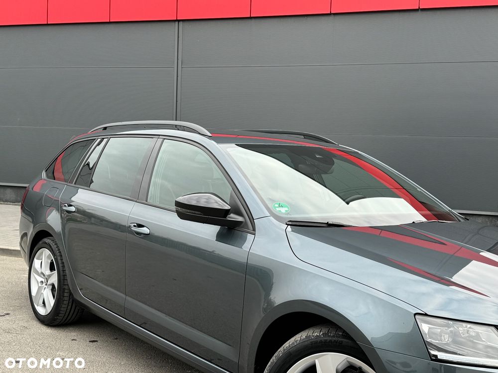 Skoda Octavia 2.0 TDI SCR RS DSG - 18