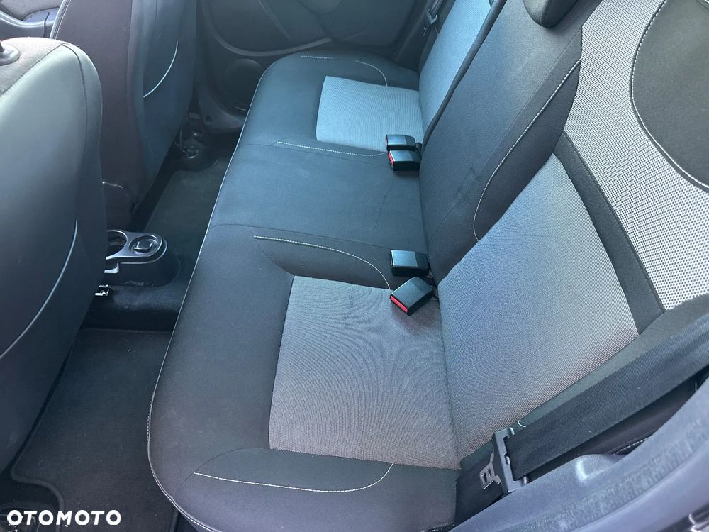 Dacia Duster 1.6 SCe Urban Explorer S&S - 26