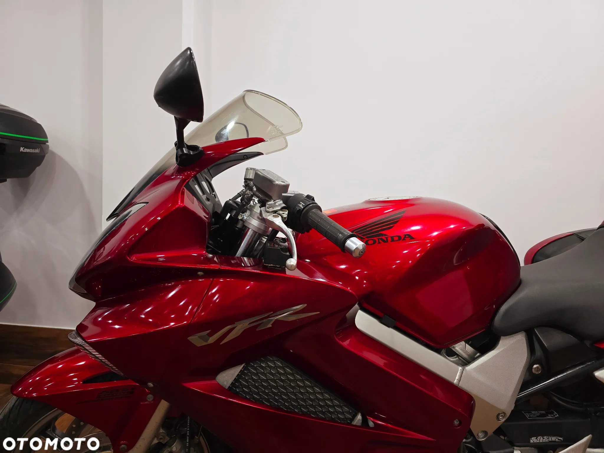 Honda VFR - 18