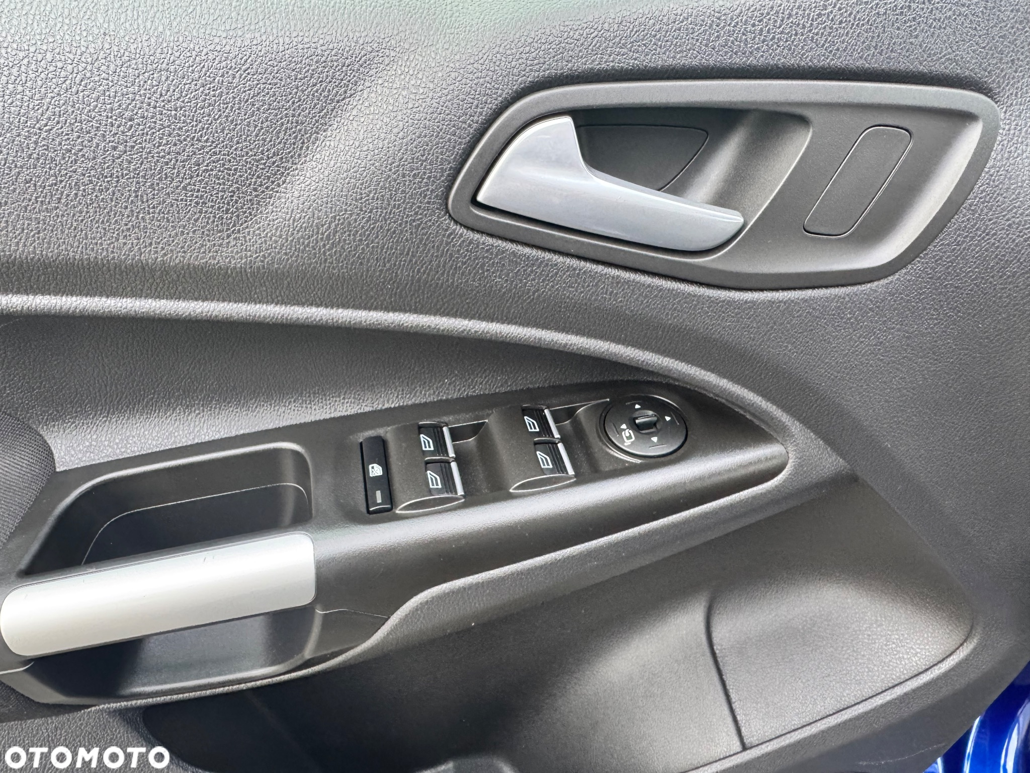 Ford Tourneo Connect 1.5 TDCi Start-Stop Titanium - 27