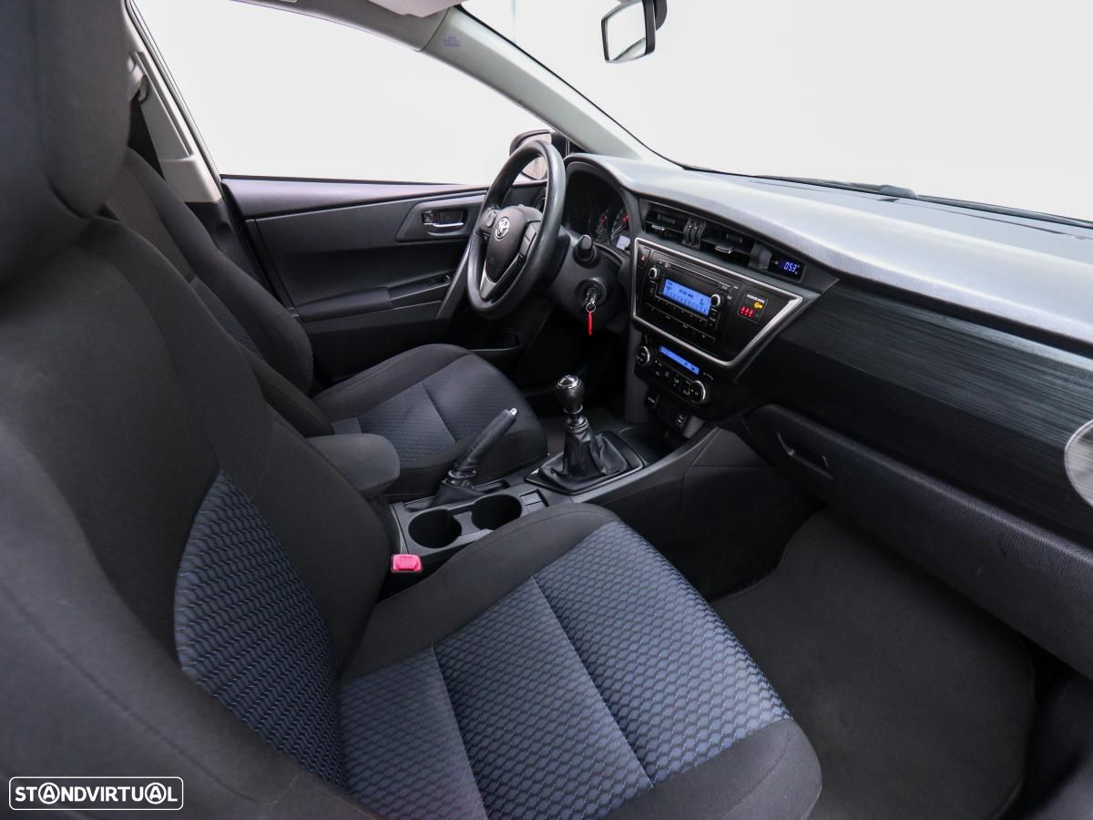 Toyota Auris Touring Sports 1.4 D-4D Active - 10