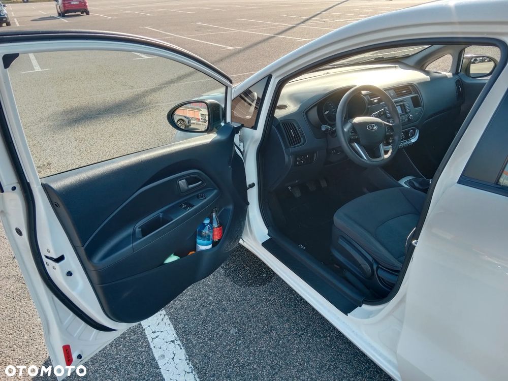 Kia Rio 1.2 Dream Team Edition - 3