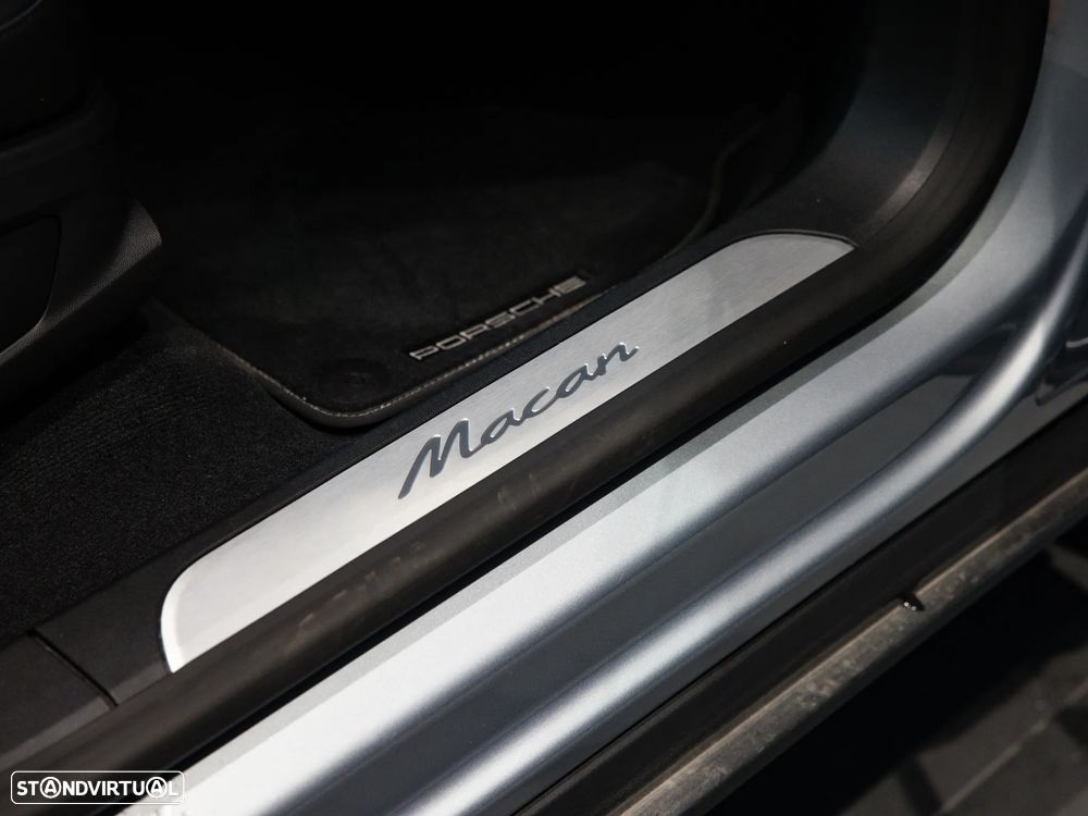 Porsche Macan Electric - 43