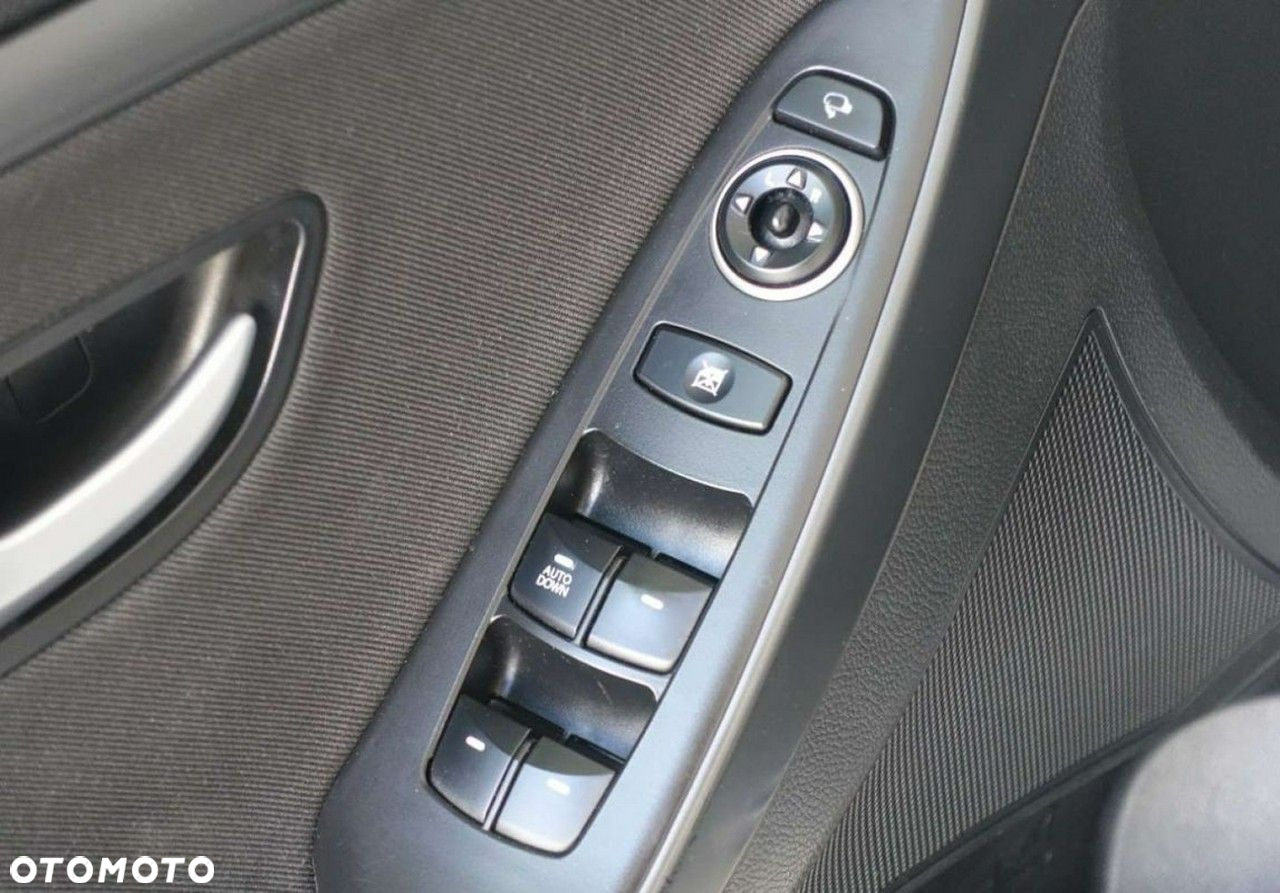 Hyundai i30 1.6 CRDi BlueDrive Go - 19