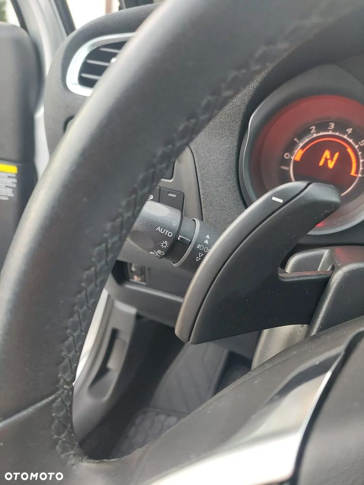 Citroën C4 e-HDi 115 ETG6 Exclusive - 12