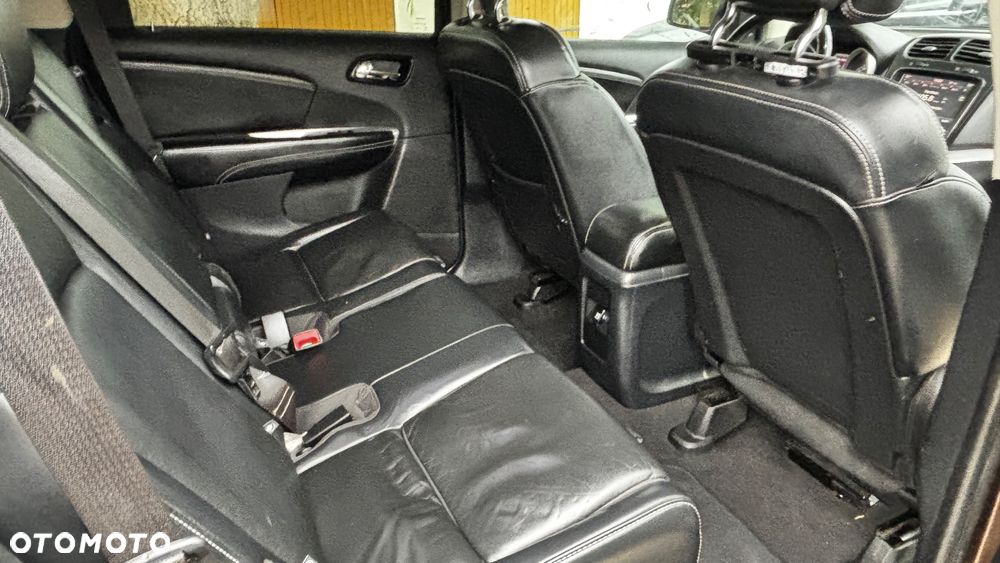 Fiat Freemont 2.0 Multijet 16V DPF Automatik Allrad Lounge - 16
