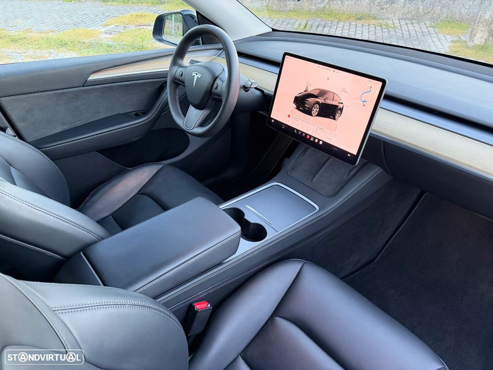 Tesla Model Y RWD - 14