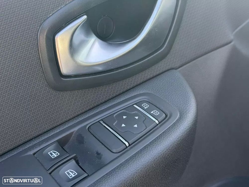 Renault Clio 1.5 dCi Zen - 8