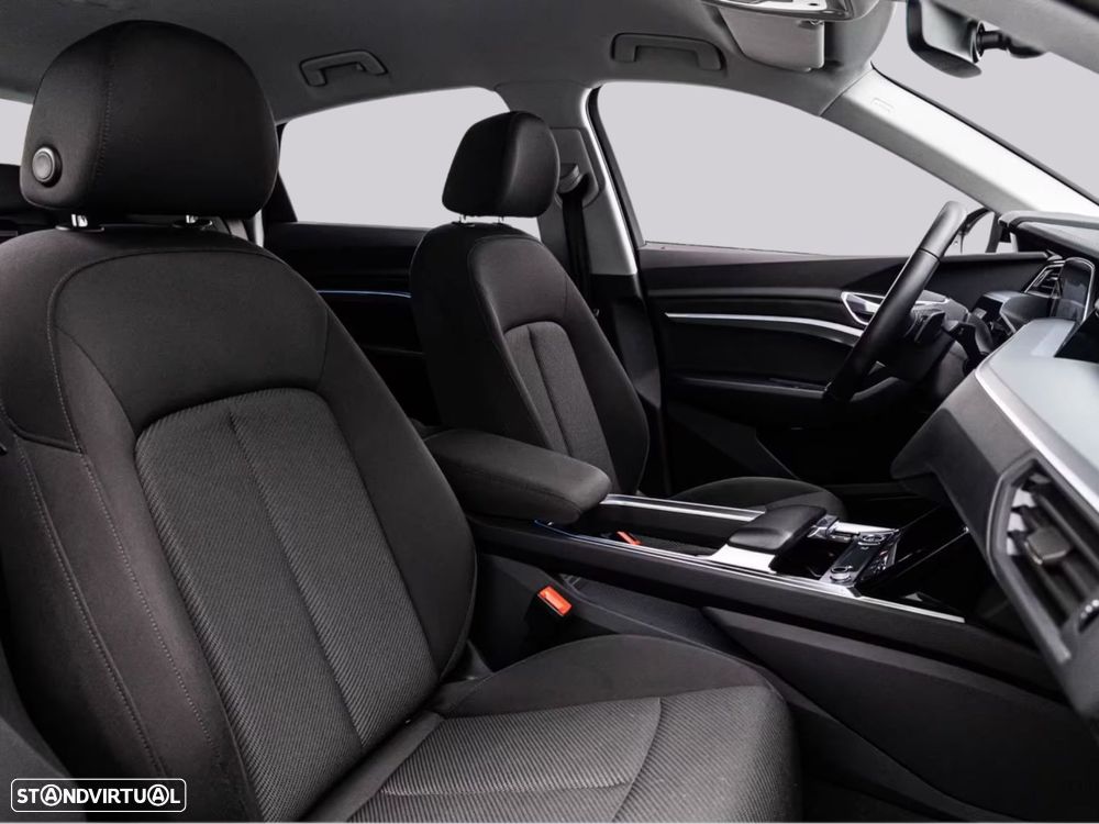 Audi e-tron Sportback - 14