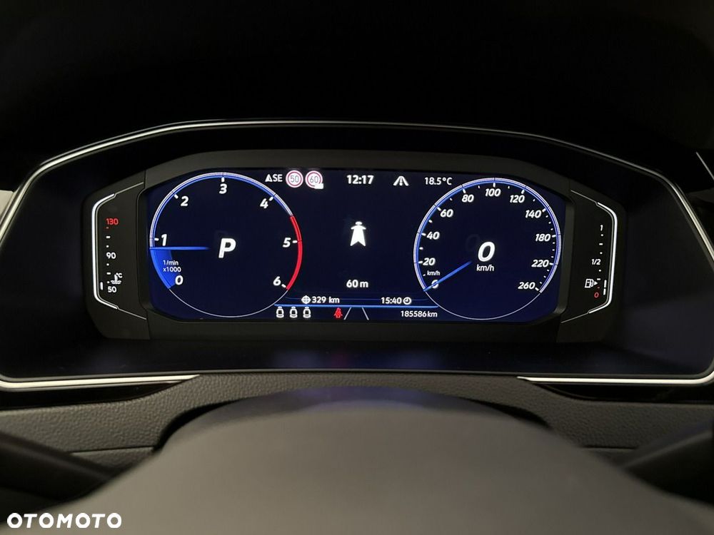 Volkswagen Passat - 16
