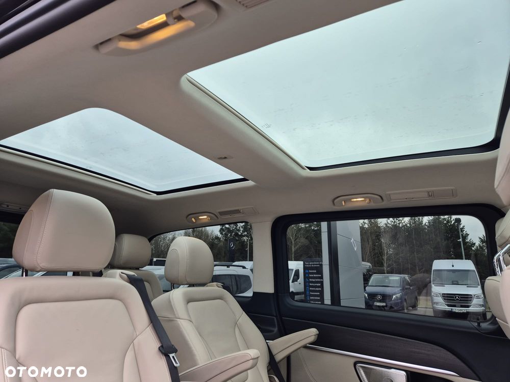 Mercedes-Benz Klasa V - 24