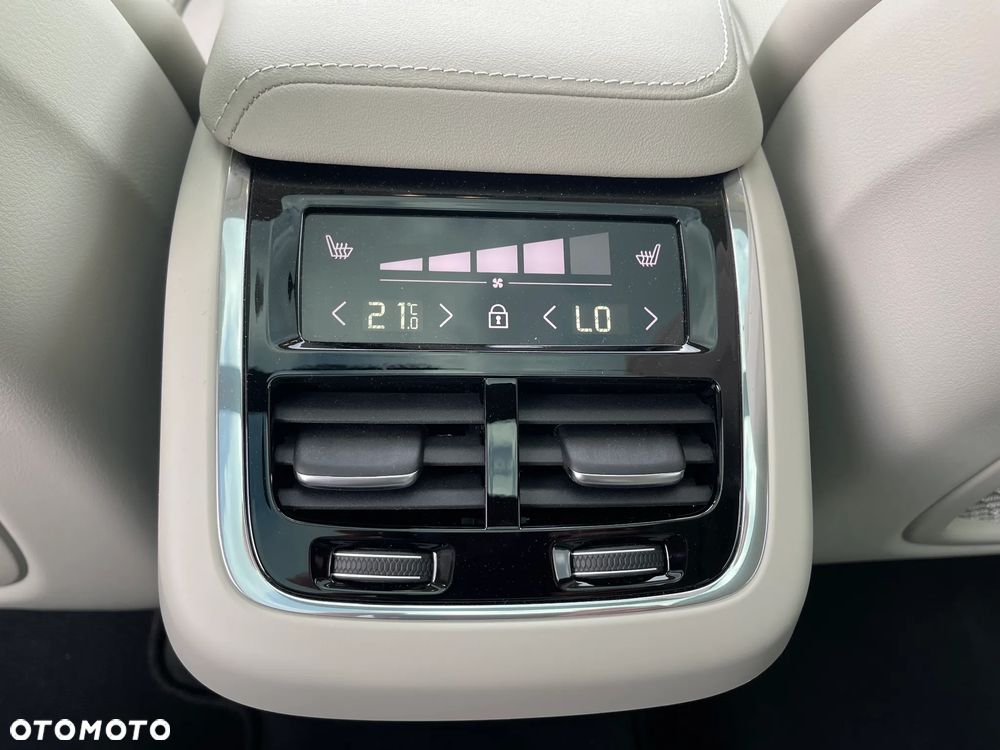 Volvo XC 60 B5 B AWD Ultra Dark - 25