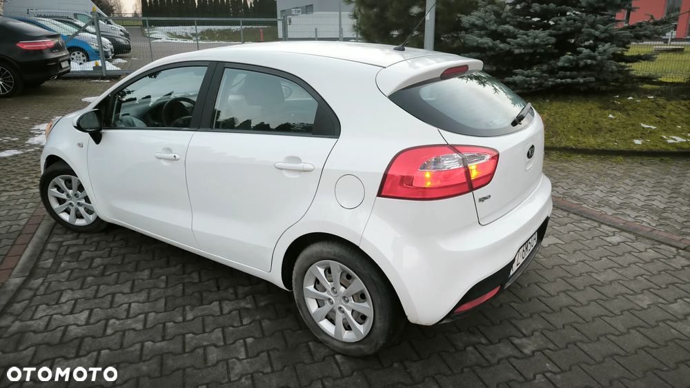 Kia Rio 1.2 Attract - 5