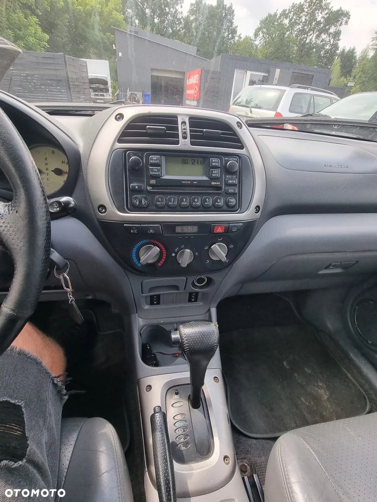 Toyota RAV4 2.0 VVT-i Sol - 4