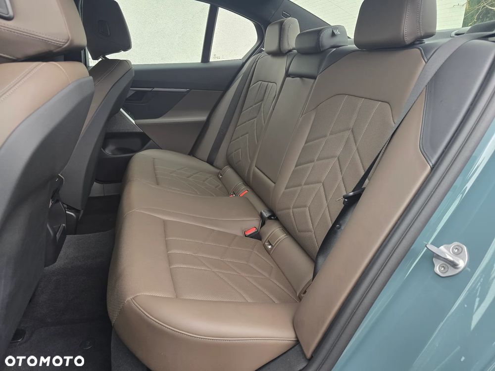 BMW Seria 5 520d xDrive mHEV M Sport - 8