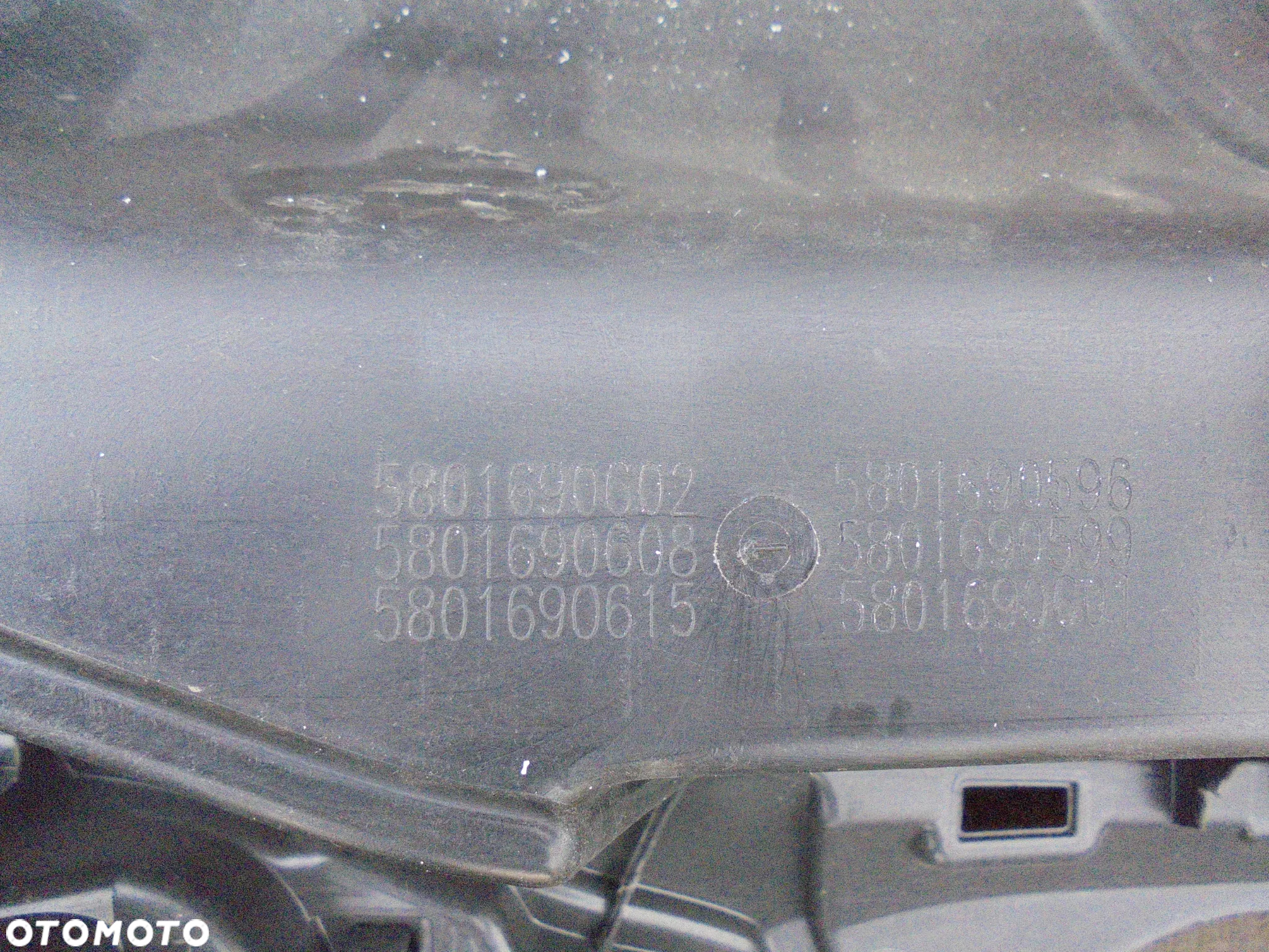 ZDERZAK PRZEDNI IVECO EUROCARGO OE 5801690602 DEMONTAŻ FABRYCZNY - 3