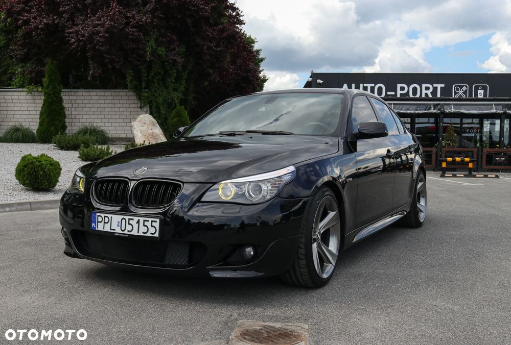 BMW Seria 5 550i - 1