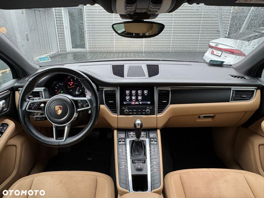 Porsche Macan - 16