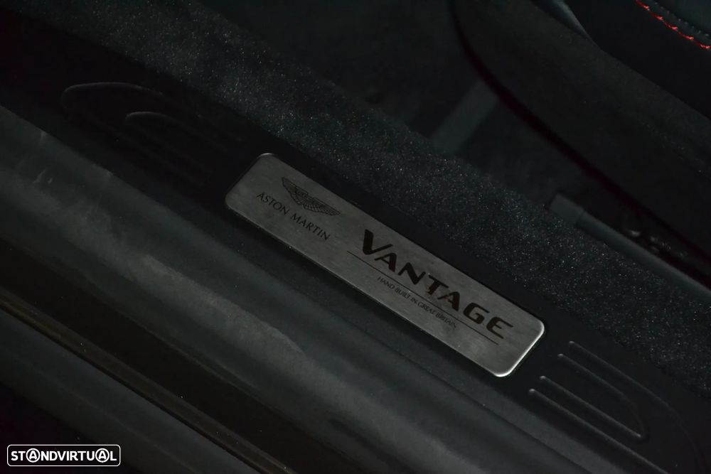 Aston Martin Vantage Coupe V8 - 20