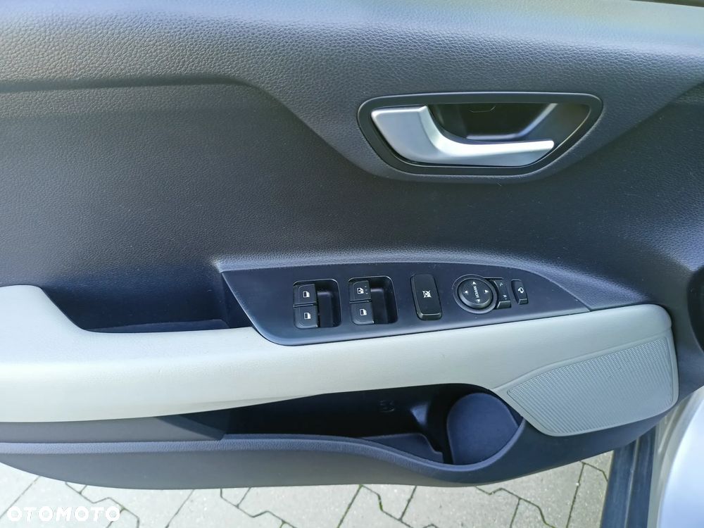 Kia Stonic 1.4 L - 17