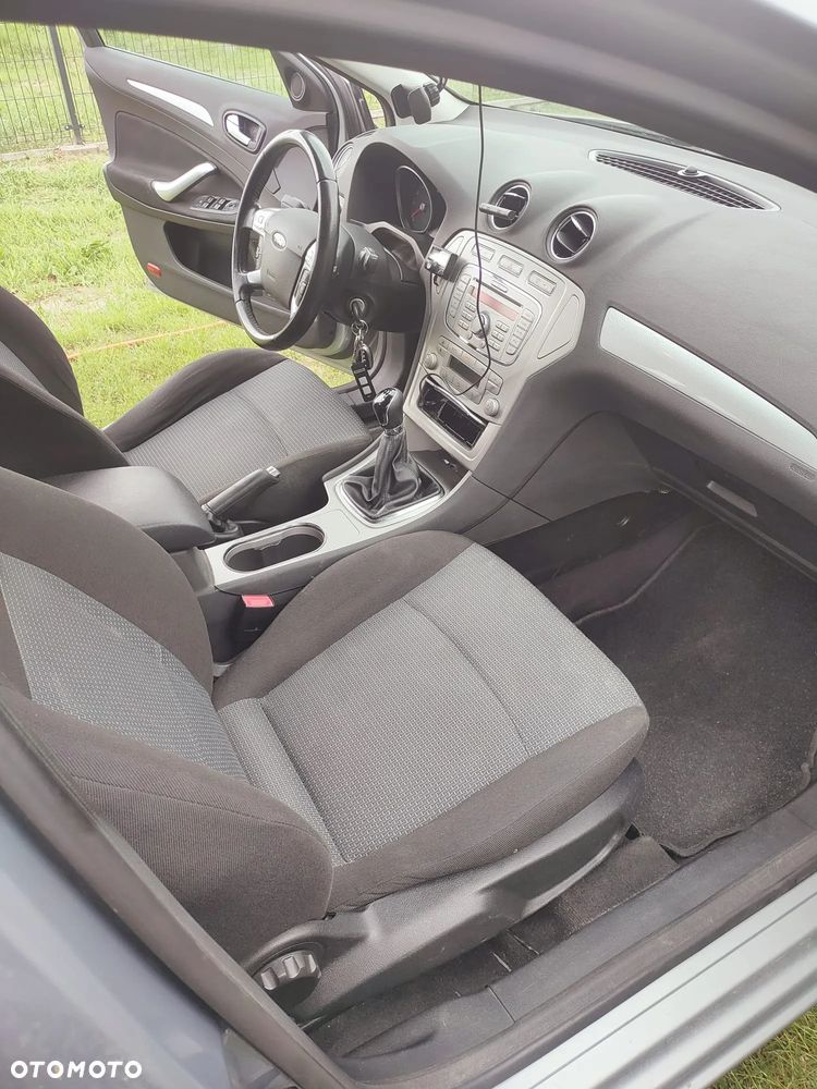 Ford Mondeo 2.0 Ambiente - 5