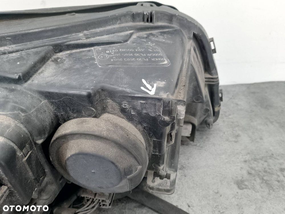 LAMPA PRZÓD LEWA XENON VOLVO XC90 ( 02-14 ) 30678186 89009436 - 9