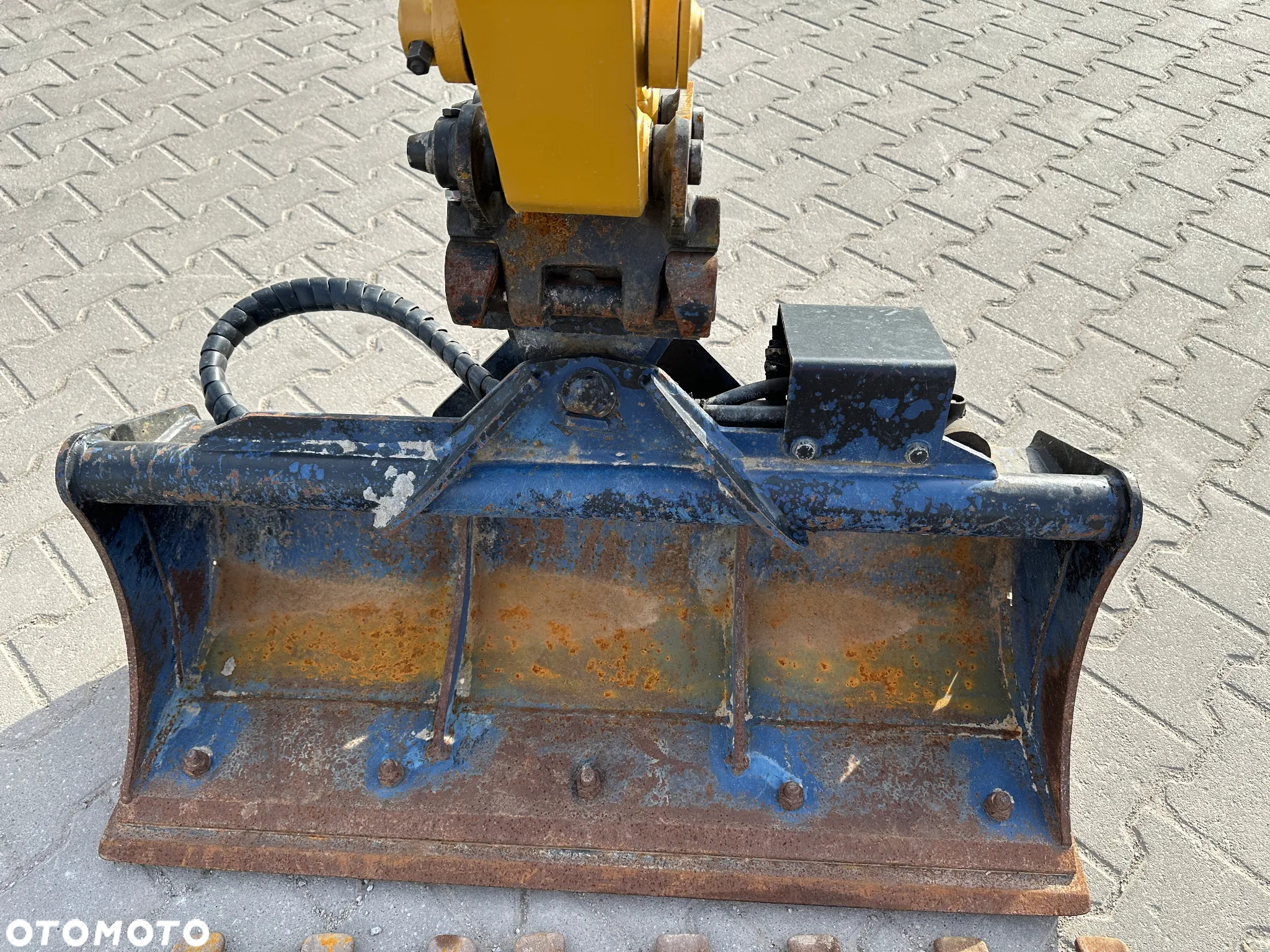 Caterpillar 302 - 24