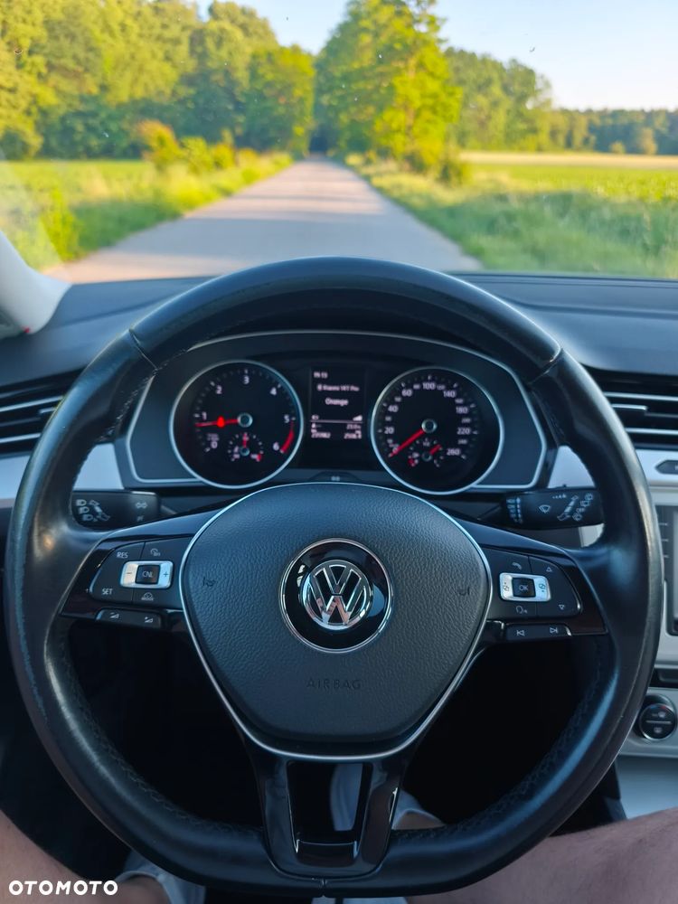 Volkswagen Passat 2.0 TDI BMT Comfortline - 10