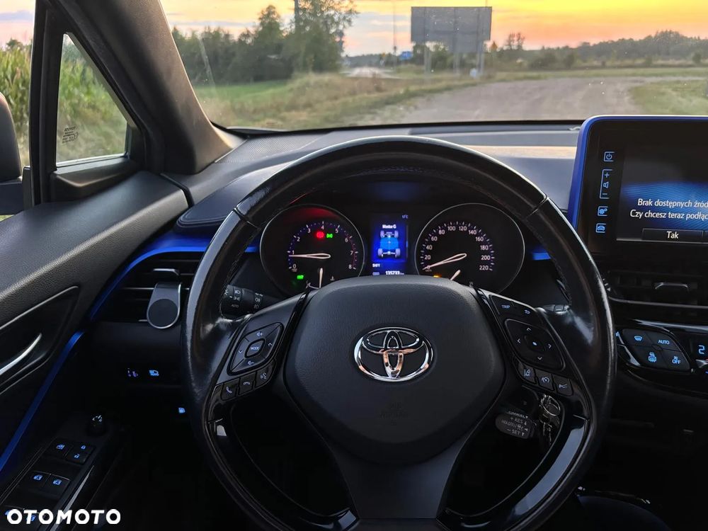 Toyota C-HR 1.2 T Dynamic - 24