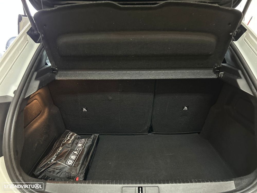 Peugeot e-208 50 kWh GT Pack - 38