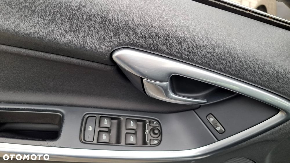 Volvo S60 D3 Geartronic Momentum - 17