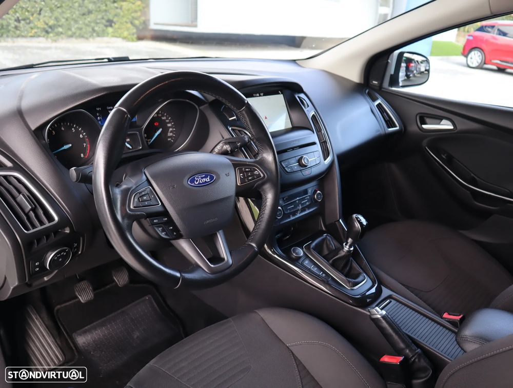 Ford Focus 1.0 EcoBoost Titanium - 28