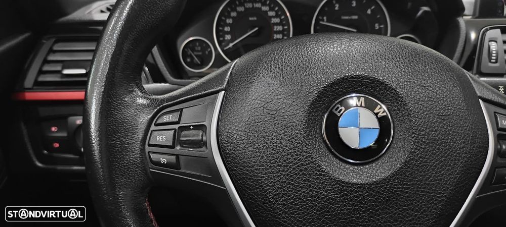 BMW 318 d Auto Line Sport - 30