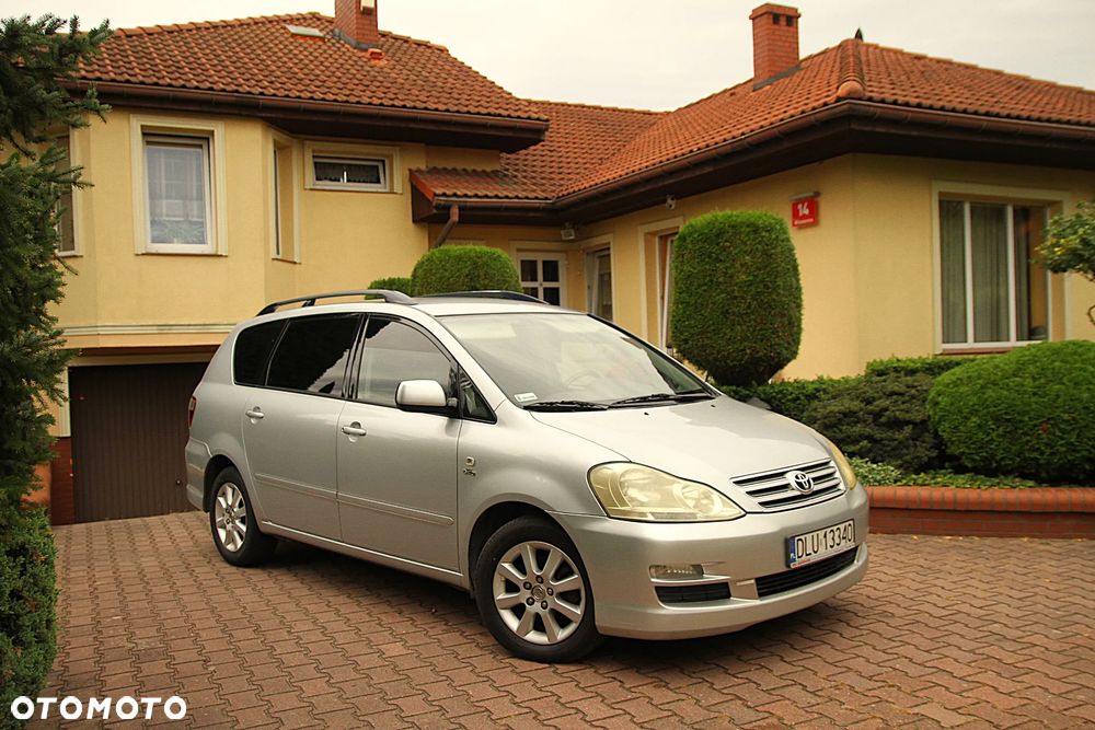 Toyota Avensis Verso D-4D Sol - 10