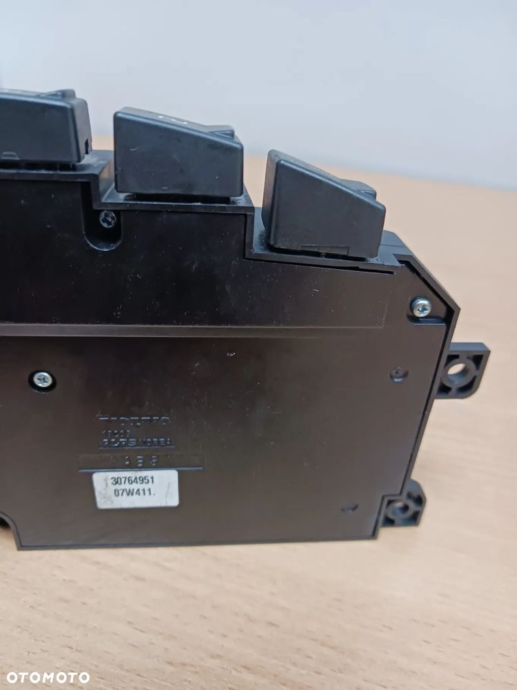 Panel fotela lewy Volvo 30764951 S40 V50 S80 V70 XC70 XC60 S60 V60 - 2