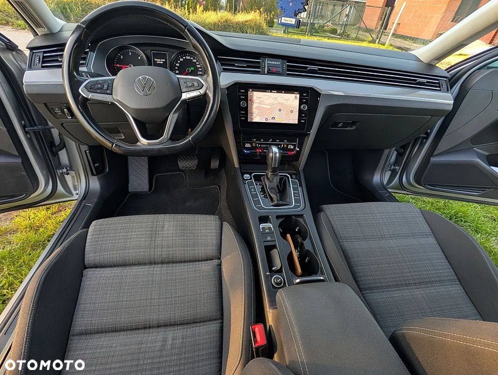 Volkswagen Passat 2.0 TDI SCR DSG - 32
