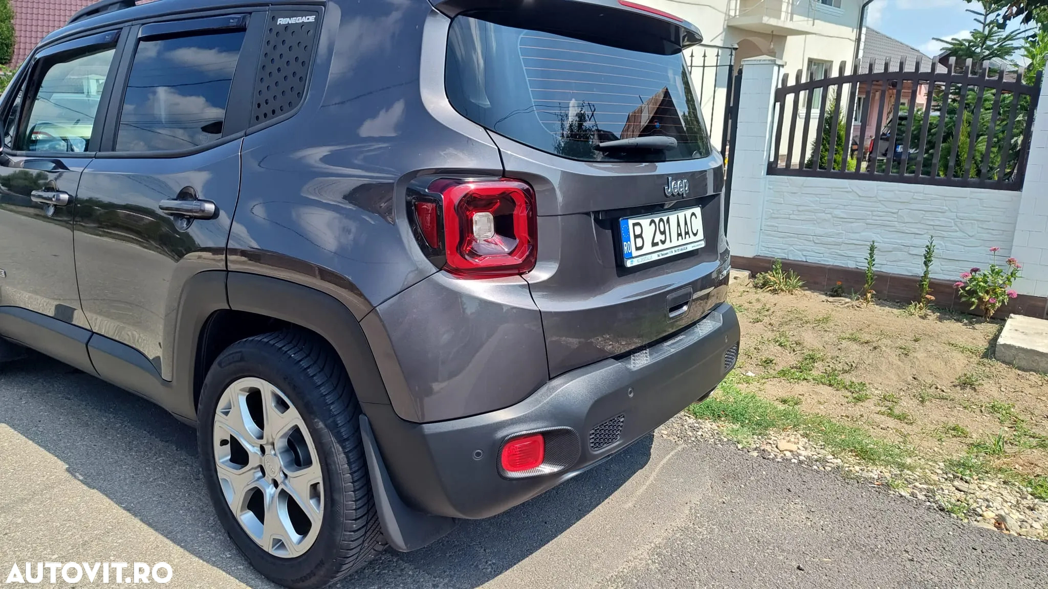 Jeep Renegade 1.3 Turbo 4x2 DDCT6 Limited - 4