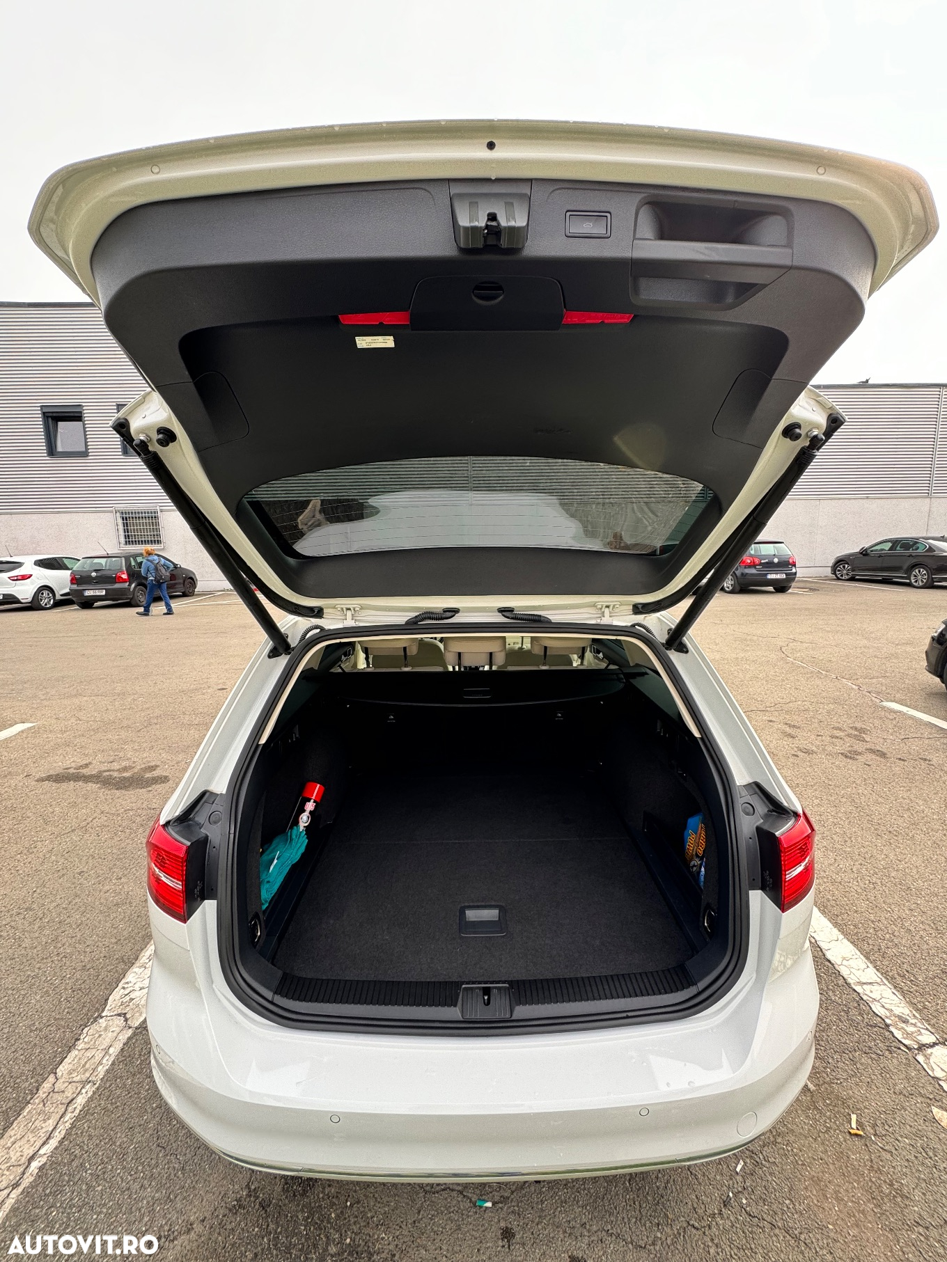 Volkswagen Passat Variant 2.0 TDI DSG Highline - 9