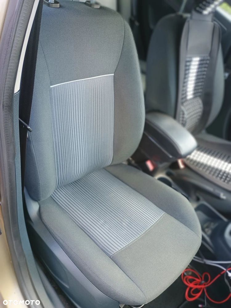 Ford Fiesta 1.25 Trend EU5 - 9