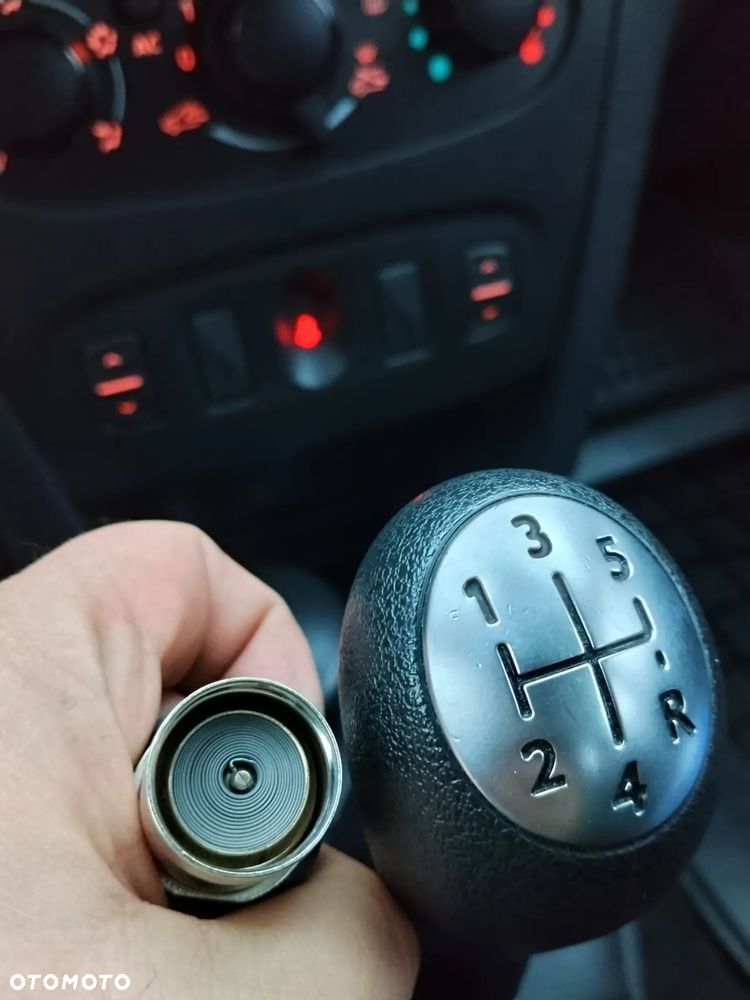 Dacia Sandero TCe 90 Celebration - 37