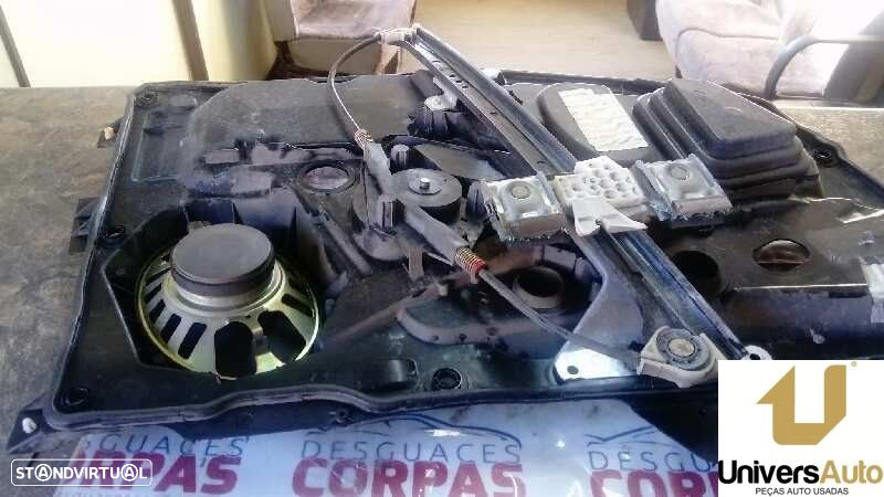 ELEVADOR DE VIDRO FRONTAL DIREITO FORD FIESTA V 2003 - - 2