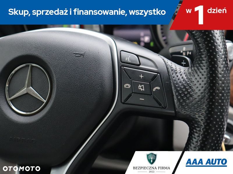 Mercedes-Benz GLA - 17